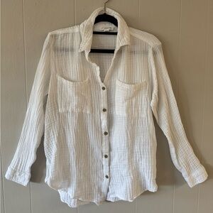beachlunchlounge 100% gauzy cotton white button down top size small